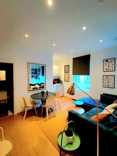 QUARTIER LOUISE STUDIOS Room Type - One-Bedroom Apartment
