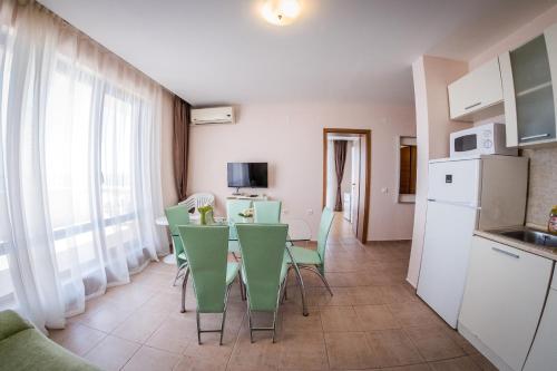 Two-Bedroom Apartment with Balcony (4 Adults + 2 Children) image 5