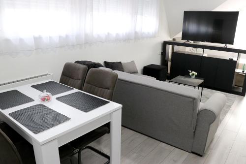 Apartmani i sobe Laganini