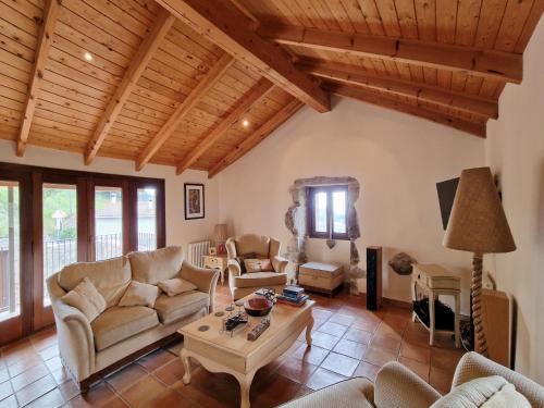 Casa Del Ingles - Luxury Private Villa & Pool in Rural Valley in 科韋洛