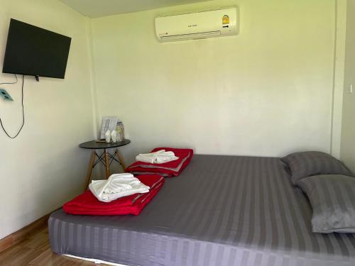 Srihome ยายศรีโฮมแอนแคมป์ปิ้ง Room Type - Deluxe King Room