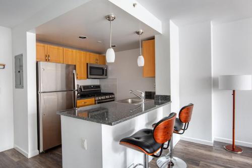 LES 1br w elevator wd nr green space NYC-1316, New York (Foto 6)