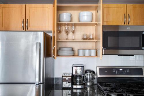 LES 1br w elevator wd nr green space NYC-1316, New York (Foto 7)
