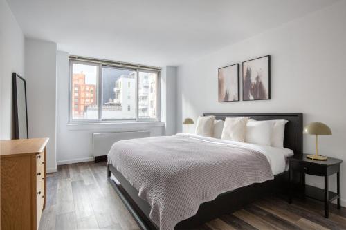 LES 1br w elevator wd nr green space NYC-1316, New York (Foto 8)