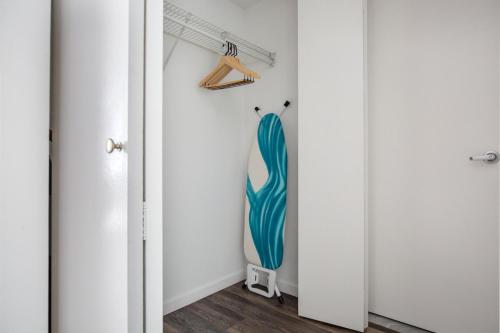 LES 1br w elevator wd nr green space NYC-1316, New York (Foto 10)
