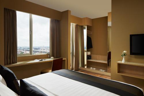 room detail thumbnail 1