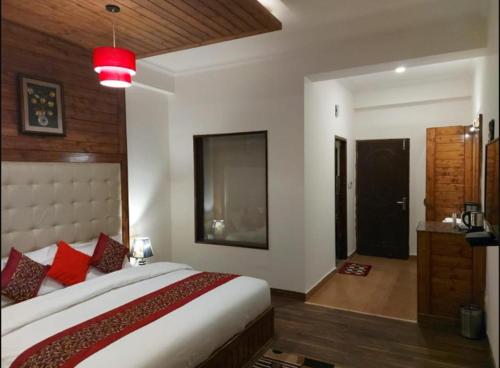 Suite with Mountain View image 2