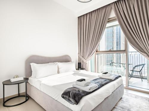 Downtown Charm With Full Burj khalifa View 2BDR - image 4