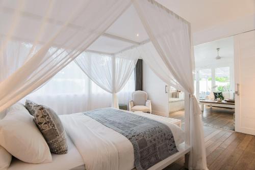 The Beach House Sandy Bay - image 3