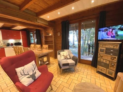 LE RENNE Chalet en bois au calme avec SPA Jacuzzi