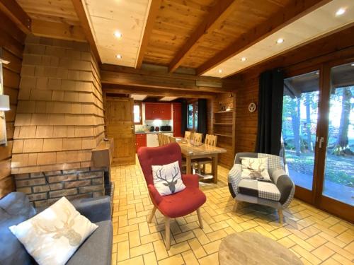 LE RENNE Chalet en bois au calme avec SPA Jacuzzi