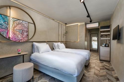 Double Room with Partial Sea View