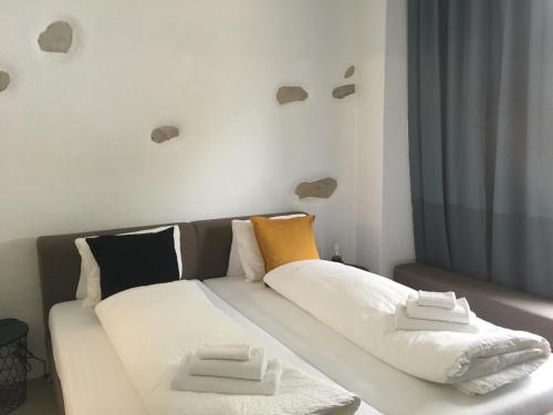 3 king beds