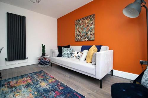 Chic 3-Bed Stay Near Cardiff’s Top Sights