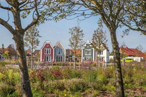 Fischerhäuschen am Kurpark in Neuharlingersiel, Deutschland