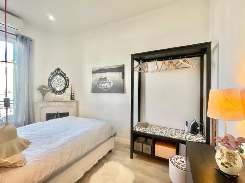 One-Bedroom Apartment image 8