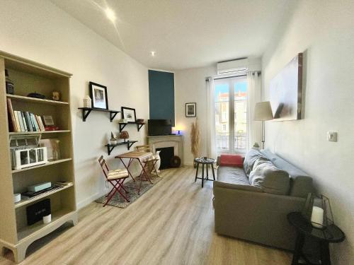 One-Bedroom Apartment image 7