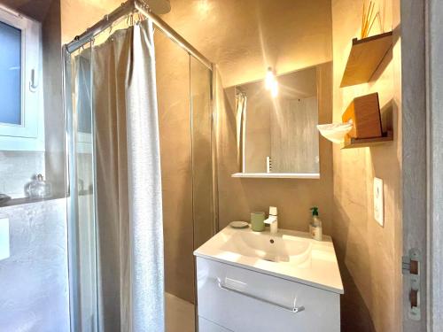 One-Bedroom Apartment image 1