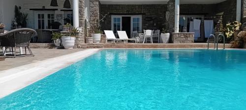 VILLA CRYSTAL BLUE SEA in เกาะเพรอส
