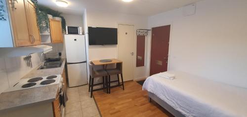 Studio apartment near metro and forest!, Sztokholm (zdjęcie 6)