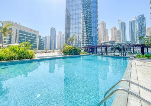 Luxury 1BR Apartment in the heart Marina, Connection to Dubai Marina Mall - Silverene tower, Dubai (photo 3)