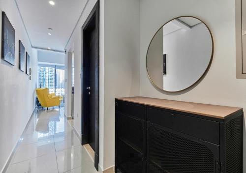 Luxury 1BR Apartment in the heart Marina, Connection to Dubai Marina Mall - Silverene tower, Dubai (photo 6)
