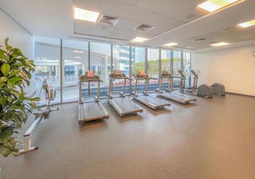 Luxury 1BR Apartment in the heart Marina, Connection to Dubai Marina Mall - Silverene tower, Dubai (photo 8)