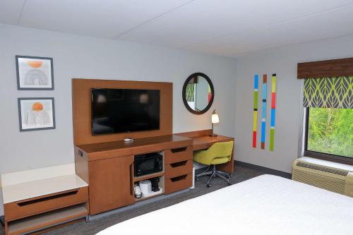 Hampton Inn Atlanta-Canton - image 9