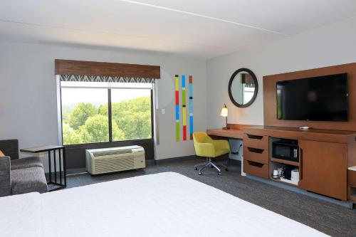 Hampton Inn Atlanta-Canton - image 13