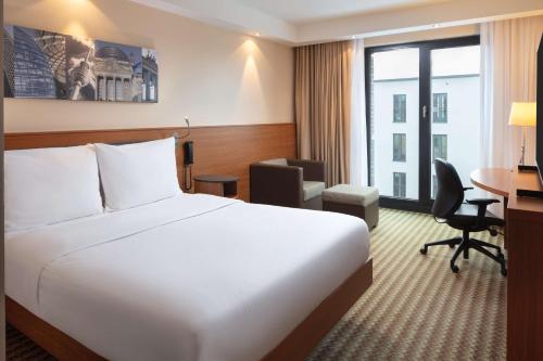 Hampton by Hilton Berlin City West - image 6