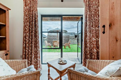 外部景觀, Rabbit in 查爾伯里