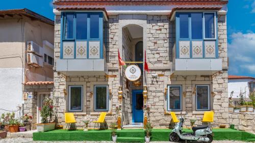 Lamur Hotel