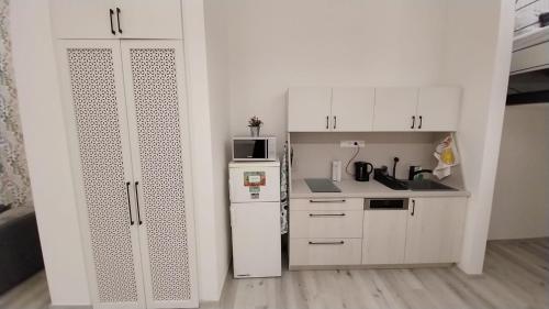 Székely Apartment near Deák Ferenc Square with free garage nearby - image 11