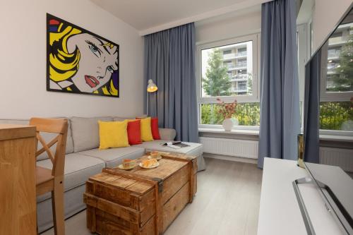 Żoliborz Artystyczny Apartment with Parking by Noclegi Renters, Warsaw