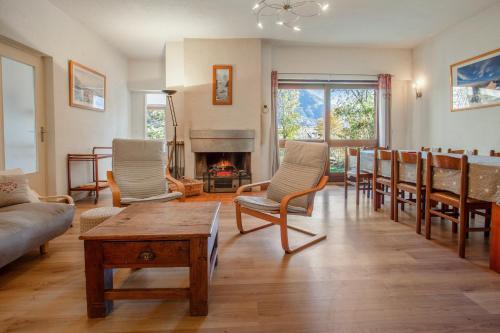 Chalet confortable à Briançon avec vue sur montagne