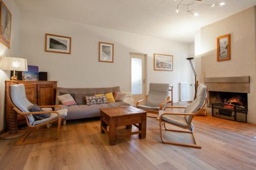 Chalet confortable à Briançon avec vue sur montagne