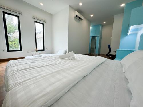 Seri Kembangan Equine Villa with Pool by Iconique Seri Kembangan Equine Villa with Pool by Iconique