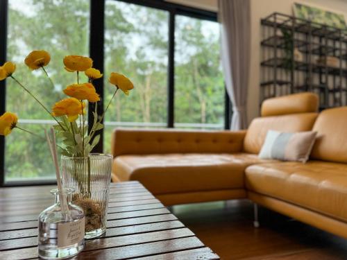 Seri Kembangan Equine Villa with Pool by Iconique Seri Kembangan Equine Villa with Pool by Iconique