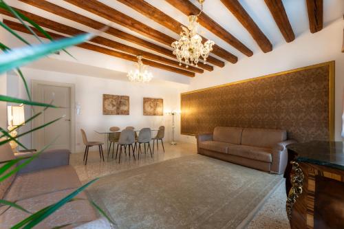 San Teodoro Palace - Luxury Apartments