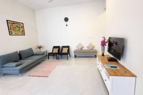 B&B Chennai - Good Vibes 2BHK Condo - ECR - Bed and Breakfast Chennai