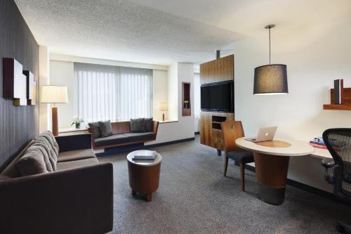 Thompson Central Park New York, by Hyatt, New York (photo 3)