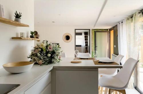 Konyha, La casa Irignoise in Irigny