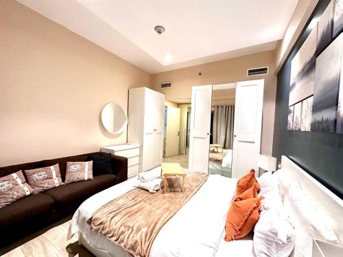 Amazing 1 Bedroom plus Maid room in Laya Residence in JVC, Dubai (foto 7)