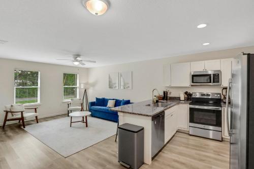 Charming Oasis Near Downtown and Beach in Other