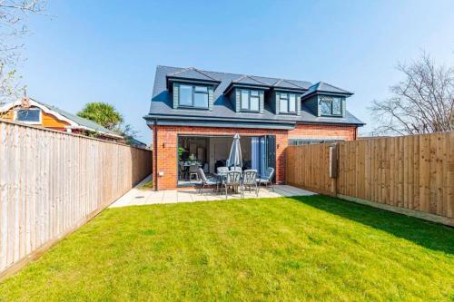 BOURNECOAST: BEAUTIFUL HOUSE WITH GARDEN - HB6332