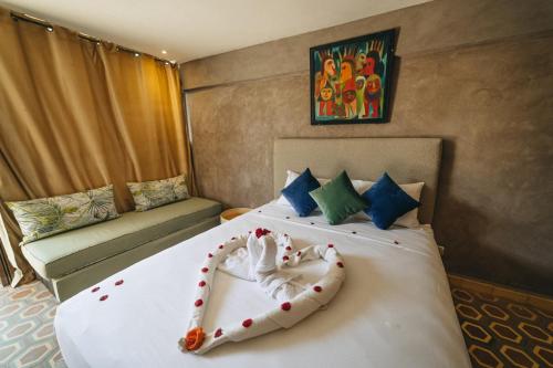 room detail thumbnail 2