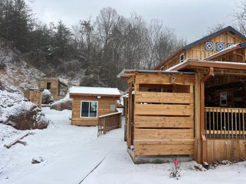 Jewel Branch Cabin