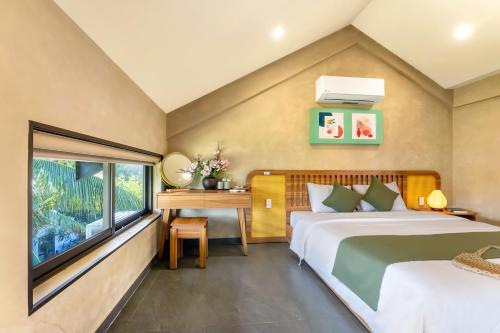 room detail thumbnail 1