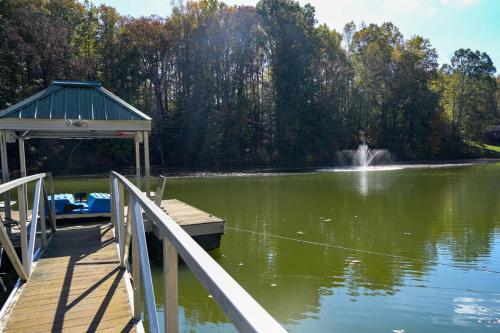 Southern Home and fishing lake.