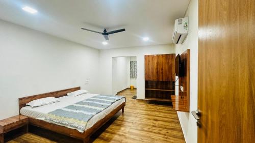 PATEL HOTEL & GUEST HOUSE